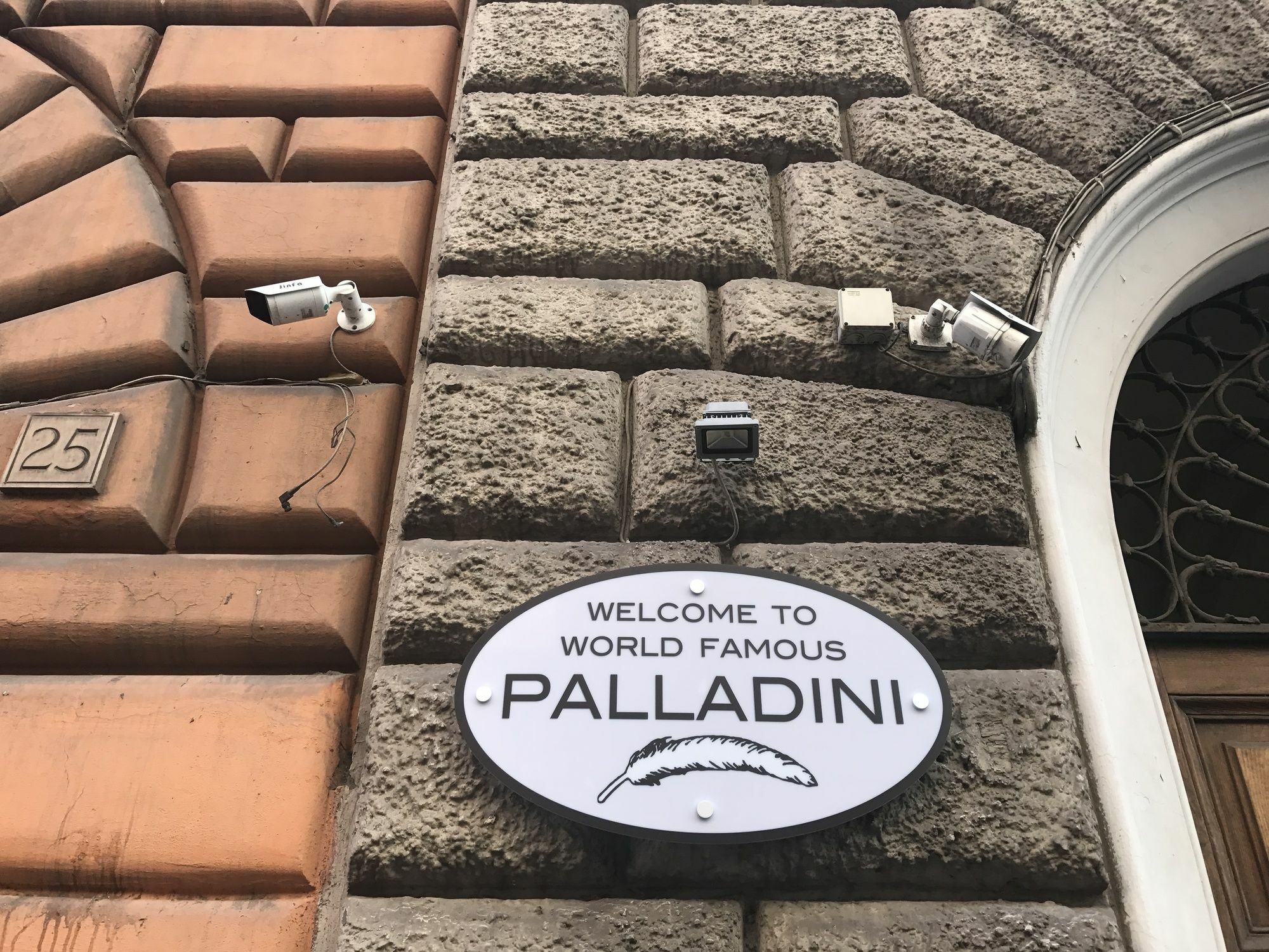 Palladini Hostal *